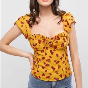 LOW CUT FLORAL SMOCKED BLOUSE !